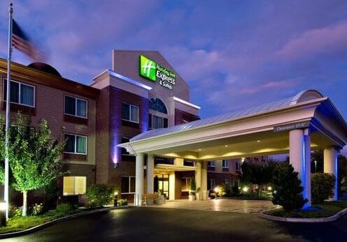 Holiday-Inn-Central-Point